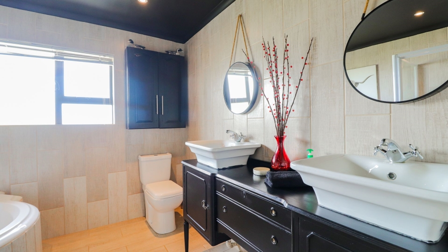  Bedroom Property for Sale in Dana Bay Western Cape
